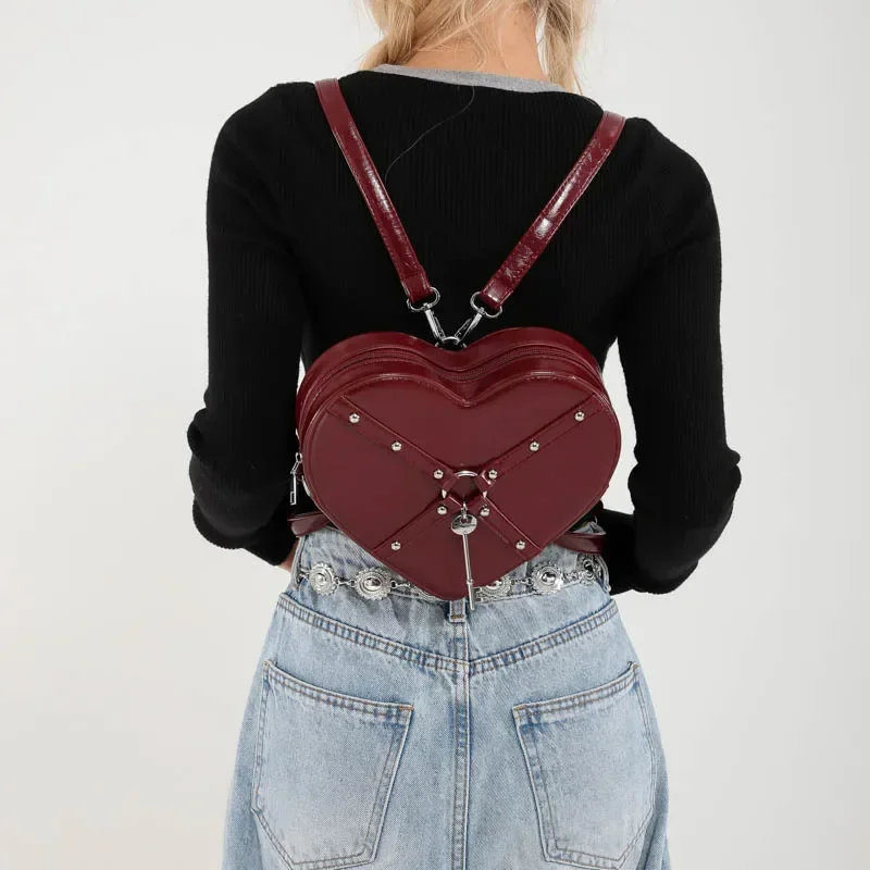 2024 New High-end Cool Girl Style zaini da donna Fashion Design borse a forma di cuore Y2K borsa a tracolla multifunzionale da donna