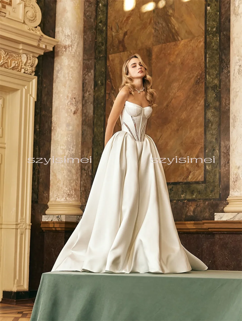 Abito da sposa dal design unico con scollo a cuore e pizzo per le donne Abito da sposa a trapezio con lacci sul retro Abito da sposa personalizzato