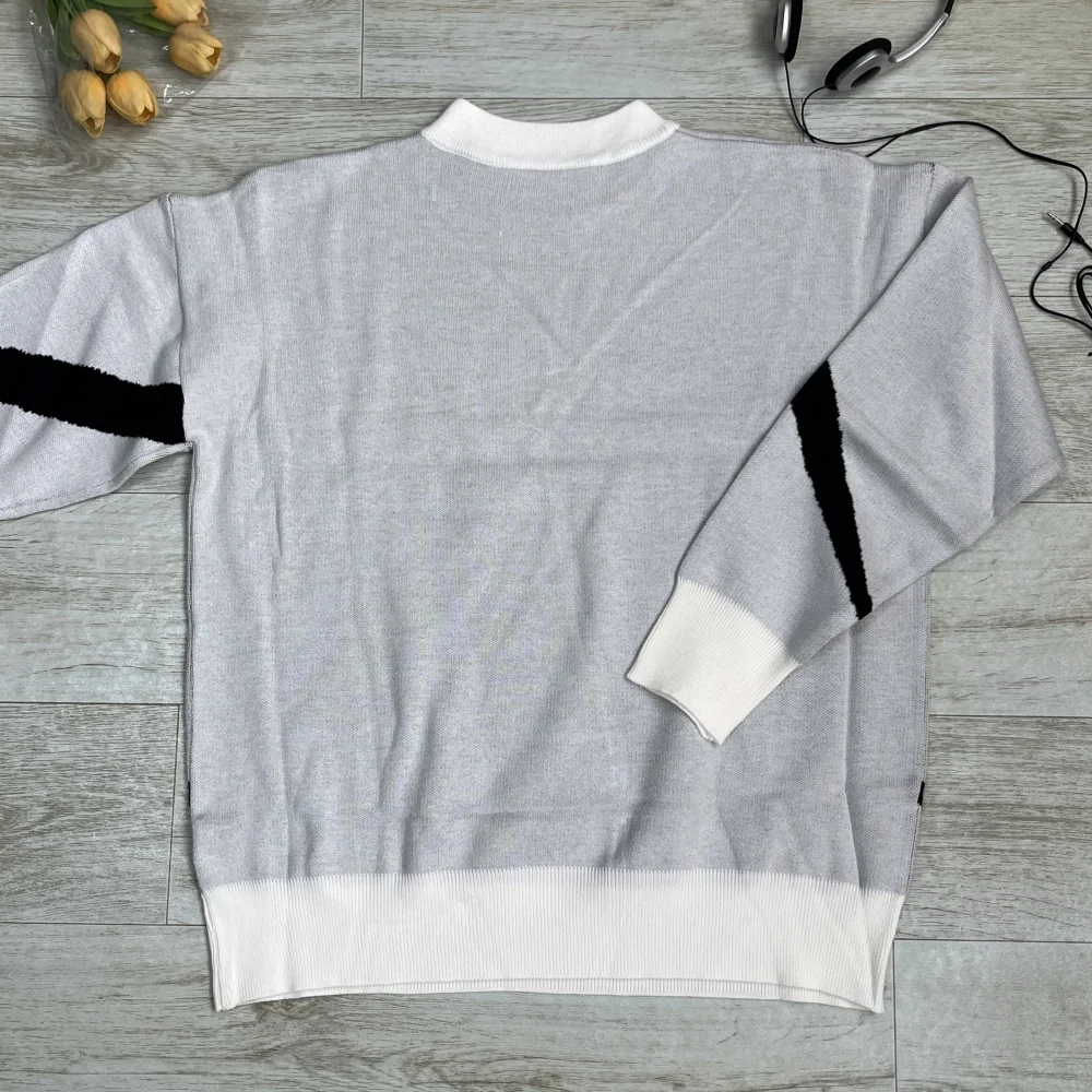 ผู้หญิงฮิปฮอปถักสีขาวเสื้อกันหนาวศิลปะนามธรรมเสื้อกันหนาวผู้ชาย Y2k ฮาราจูกุแฟชั่นเสื้อหลวมสบายๆสตรีทแวร์เสื้อสวมหัวอีโม