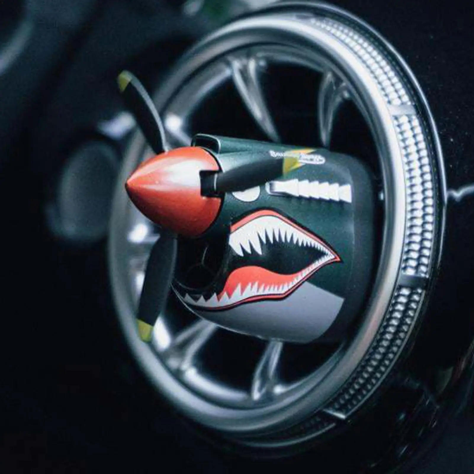 Car Vent Air Freshener Long Lasting Fighter Plane Shark Eliminate Car odors Scent Diffuser for interior decoration personality - view 5