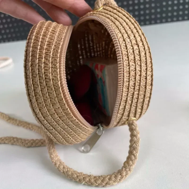 Okrągła torba ze słomy damska tkana torba plażowa Crossbody dla pań śliczna rattanowa ręcznie robiona dzianinowa cukierkowa kolorowa mała torebka