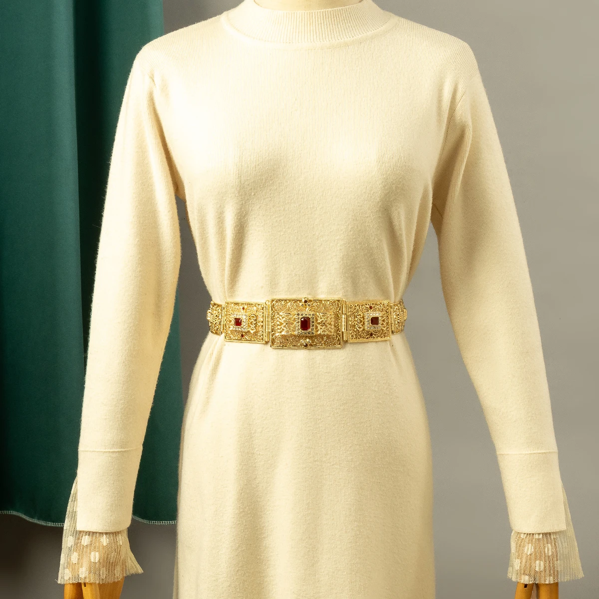 

Bridal Gold-Plated Belt Grain Motif Sengraved Inlays Luxury Moroccan Wedding Dress Waist Chain Anniversary Gown Body jewelry