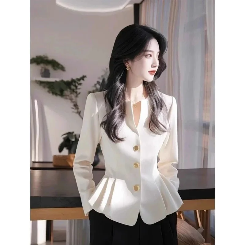 Elegant White Shirt Women's Fashion Slim Fit Luxury Sensation Spring New Style Chic Unique Top V-neck Long Sleeve Single Button