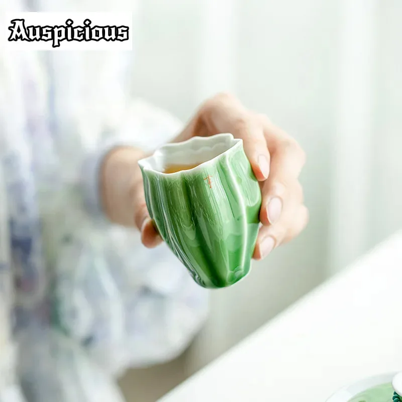 2pc/set Elegant Emerald Green Porcelain Teacup Zen Jug Tea Pair Petal Master Cups Smelling Cup Tea Ceremony Ornaments Gift 60ml