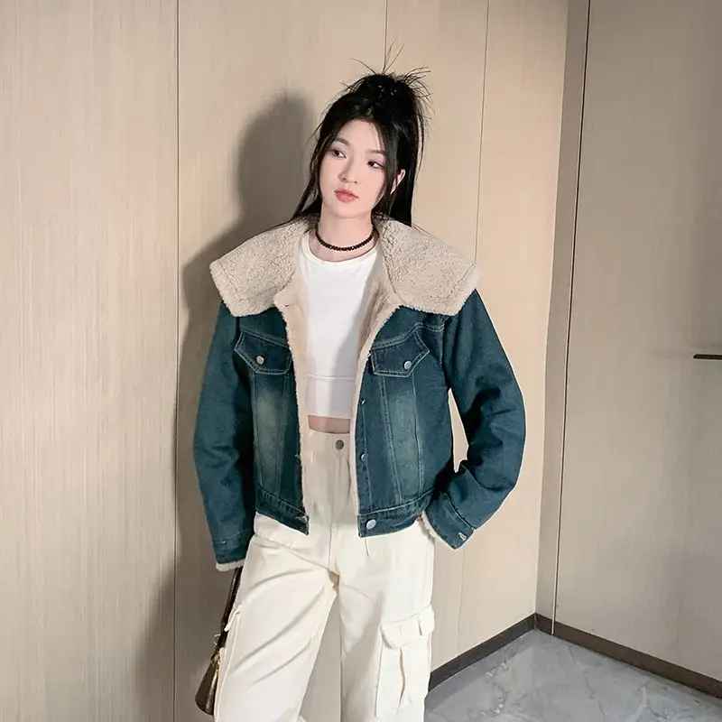 

Big Lapel Lambswool Plush Denim Jacket Women's New Winter Thickened Temperament Short Coat Trend