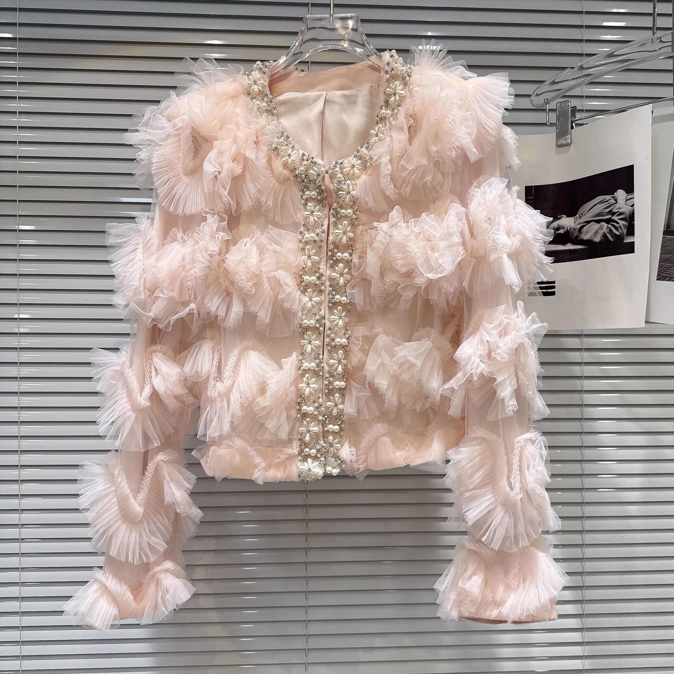 

Luxury Woman Pearls Beaded Lace Spliced Mesh Layered Ruffles Coat Gauze Pleated Diamonds Jacket Net Yarn Ruched Cardigan Tops