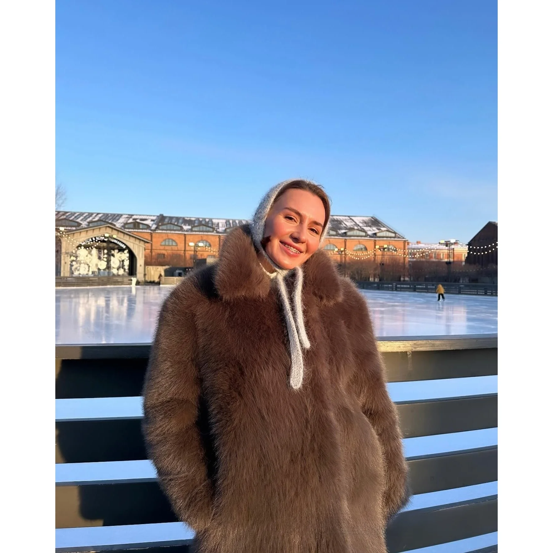 معطف فرو نسائي فضفاض يحاكي طويل متوسط الطول ملابس خارجية شتوية للشباب Sle Commute Faion مع قبعة أخرى من الفرو #5