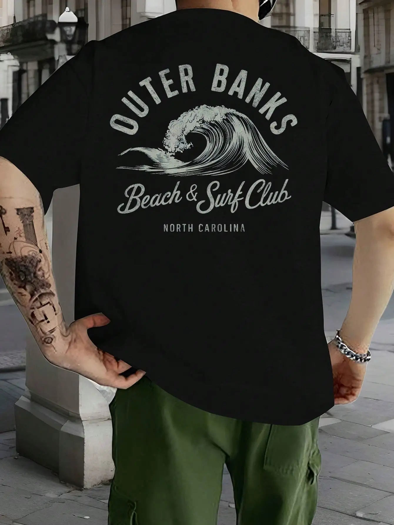 Camiseta Black Ocean Wave Graphic Beach & Surf Club para hombre, corte relajado, talla grande, estilo deportivo informal, cuello redondo, poliéster, top de verano, lavable a máquina.