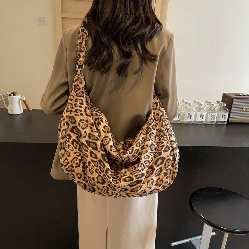 Lazy Wind High-capacity Leopard Print Women\'s Bags2024 New Versatile Durable Soft Comfortable Single Shoulder Crossbody Bag