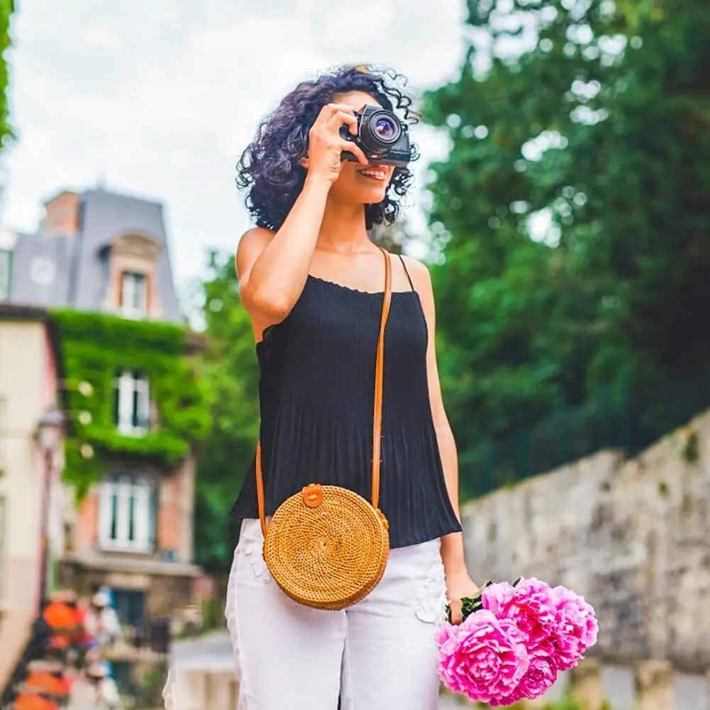 Handwoven Round Rattan Bag for Women, Boho Rattan Crossbody Bag with PU Leather Strap and for Travel Summer Picnic