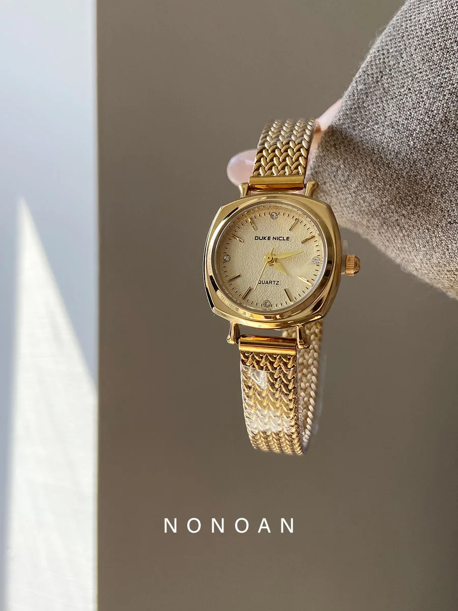 ساعة نسائية فاخرة على الطراز القديم مع حزام شبكي متطور وقرص صغير؛ ساعة يد نسائية فاخرة راقية #3