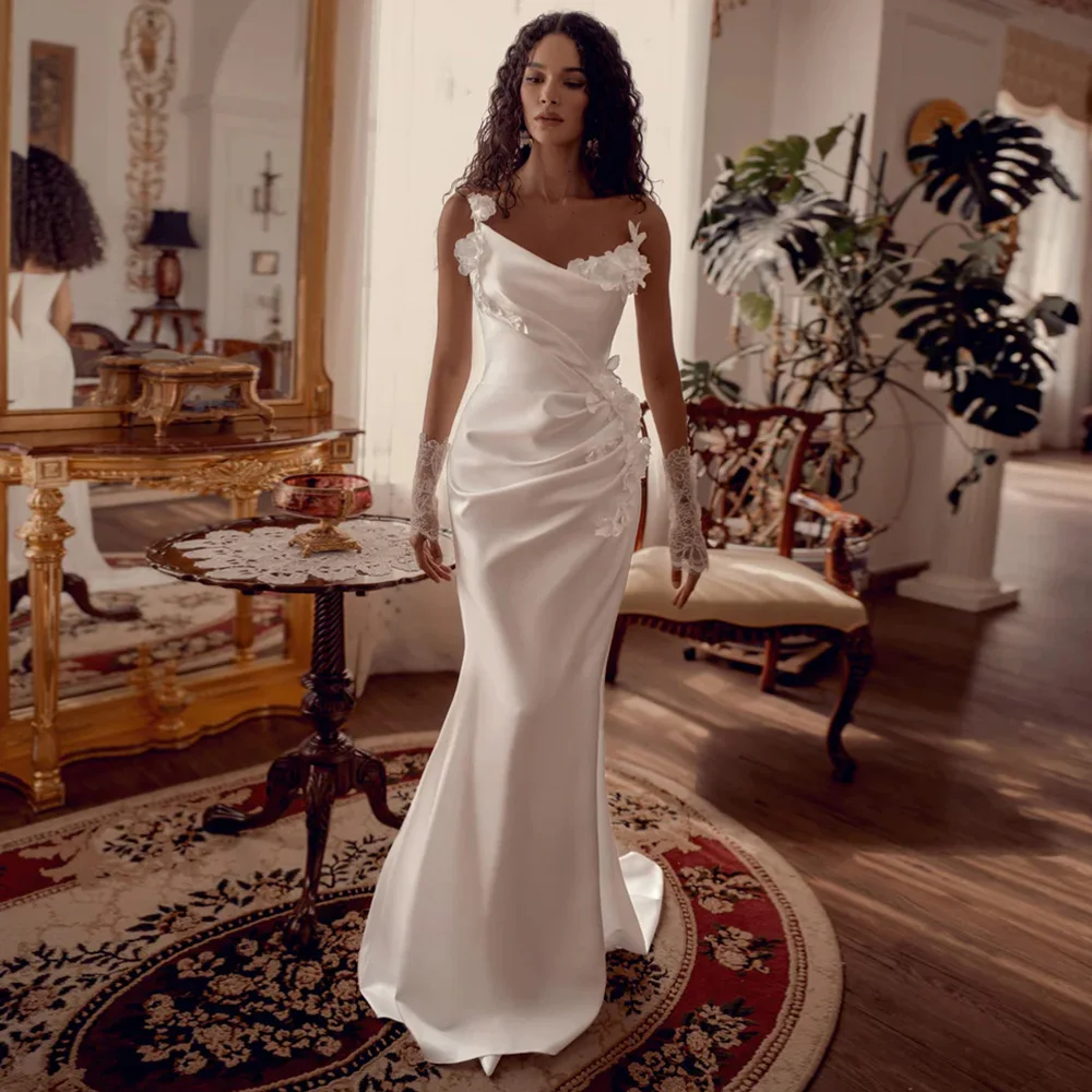 

Charming Sheath Satin Wedding Dress with Court Train Pleat Customized Sleeveless 3D Flowers Floor Length Bridal Gown for Brides