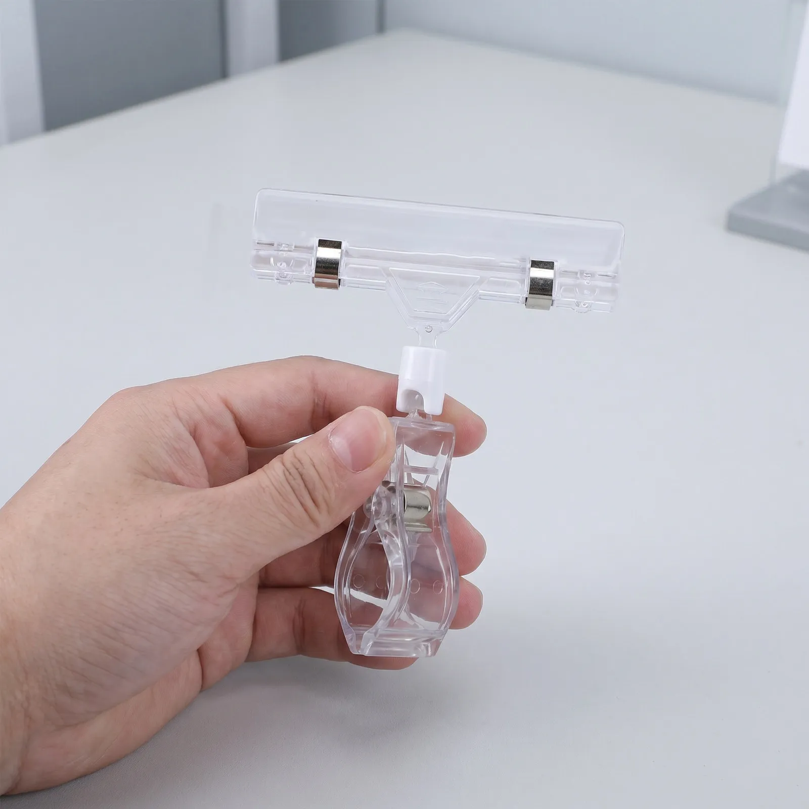 20Pcs Crystal Clear Thumb Support Clips Double Sided Swivel Display Clamps for Retail Rack Sign Holding Hand Mobility Training