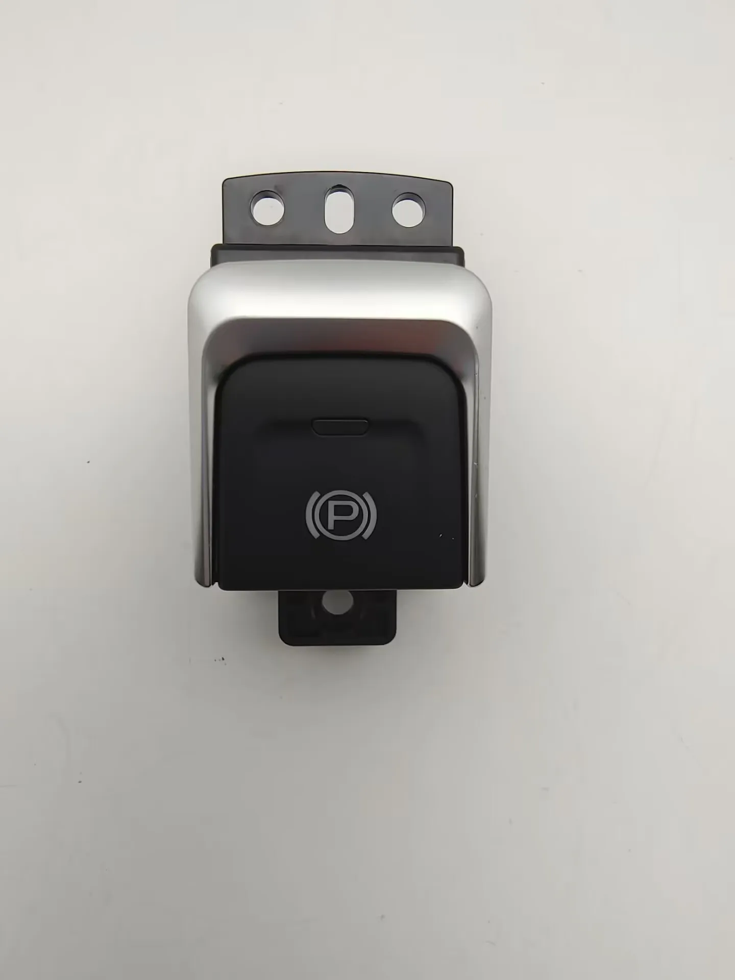 Suitable for BAIC Senova Intelligent EX5 Zhida Electronic Handbrake Switch, P-key Parking Electronic Brake Switch