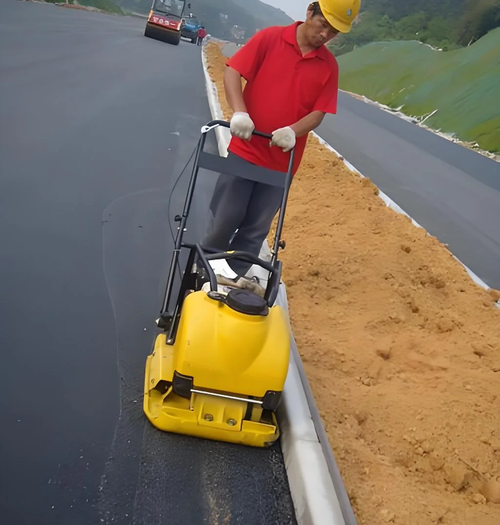 Plate Compactor Vibrator - Penjualan Langsung Pabrik Mesin Pemadat Tanah