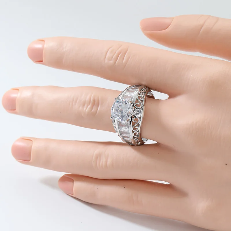 Fashion Classic Silvery Color Ring Inlay Synthetic White Zirconia Eternity Ring For Women Banquet Party Temperament Jewelry