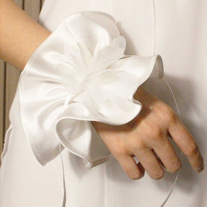 Elegant white satin pleated arm cuffs with lace-up sleeve ring decorations / Lolita fashion & dating photo accessories