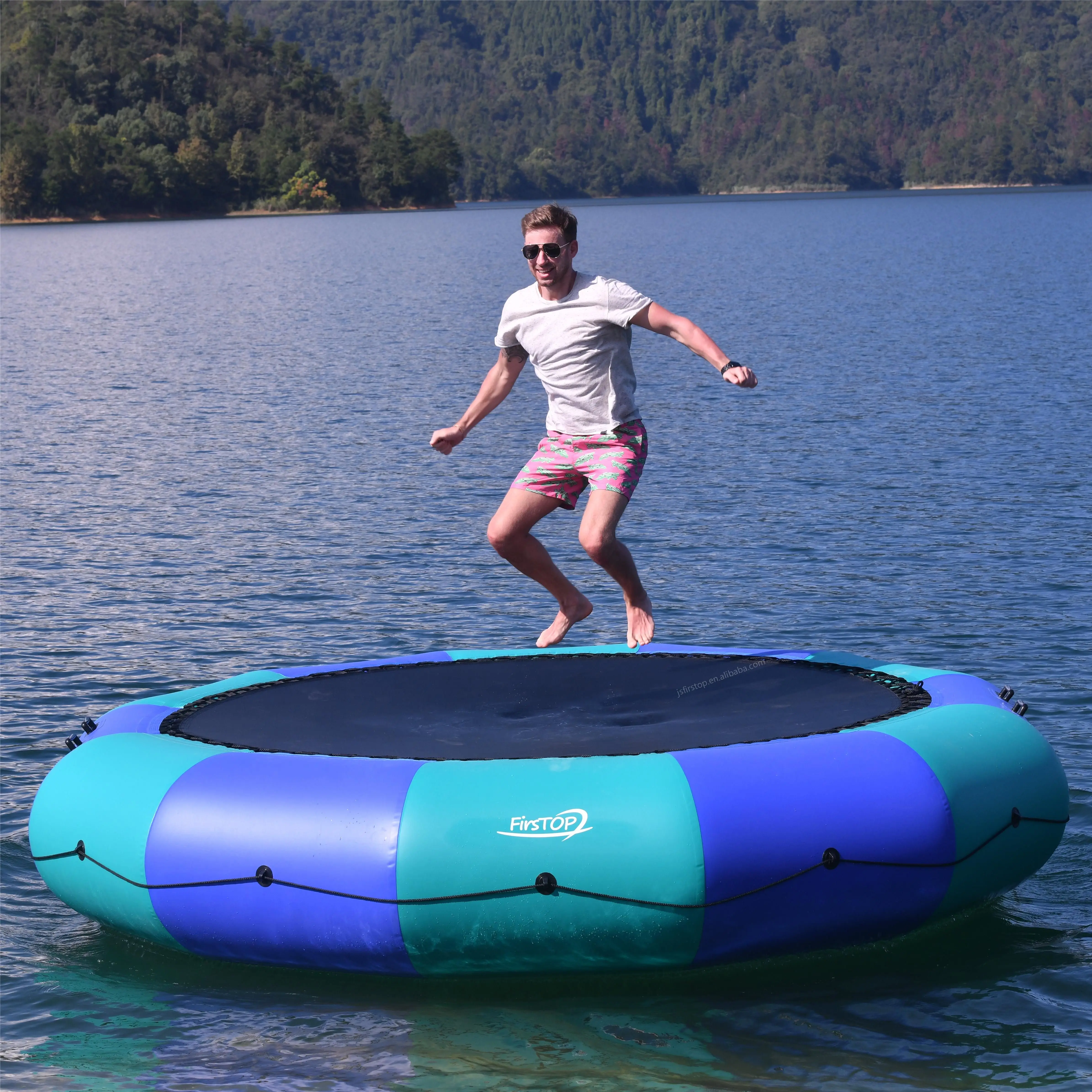 Certified PVC Material Inflatable Water Trampoline Floating Trampoline for Sea Lake