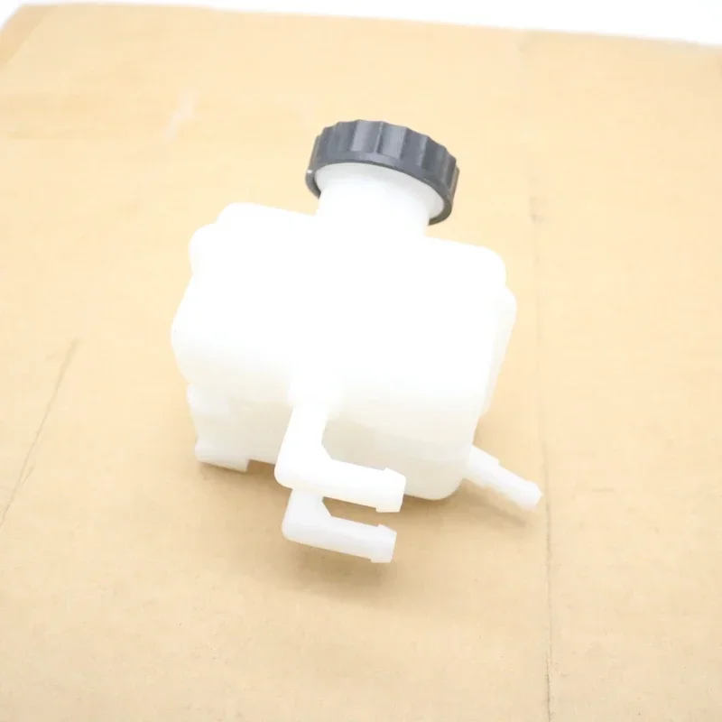 Car Parts A133505110 Brake Fluid Reservoir Without Senor Braking Oil Pot Assembly For Chery Fulwin 2