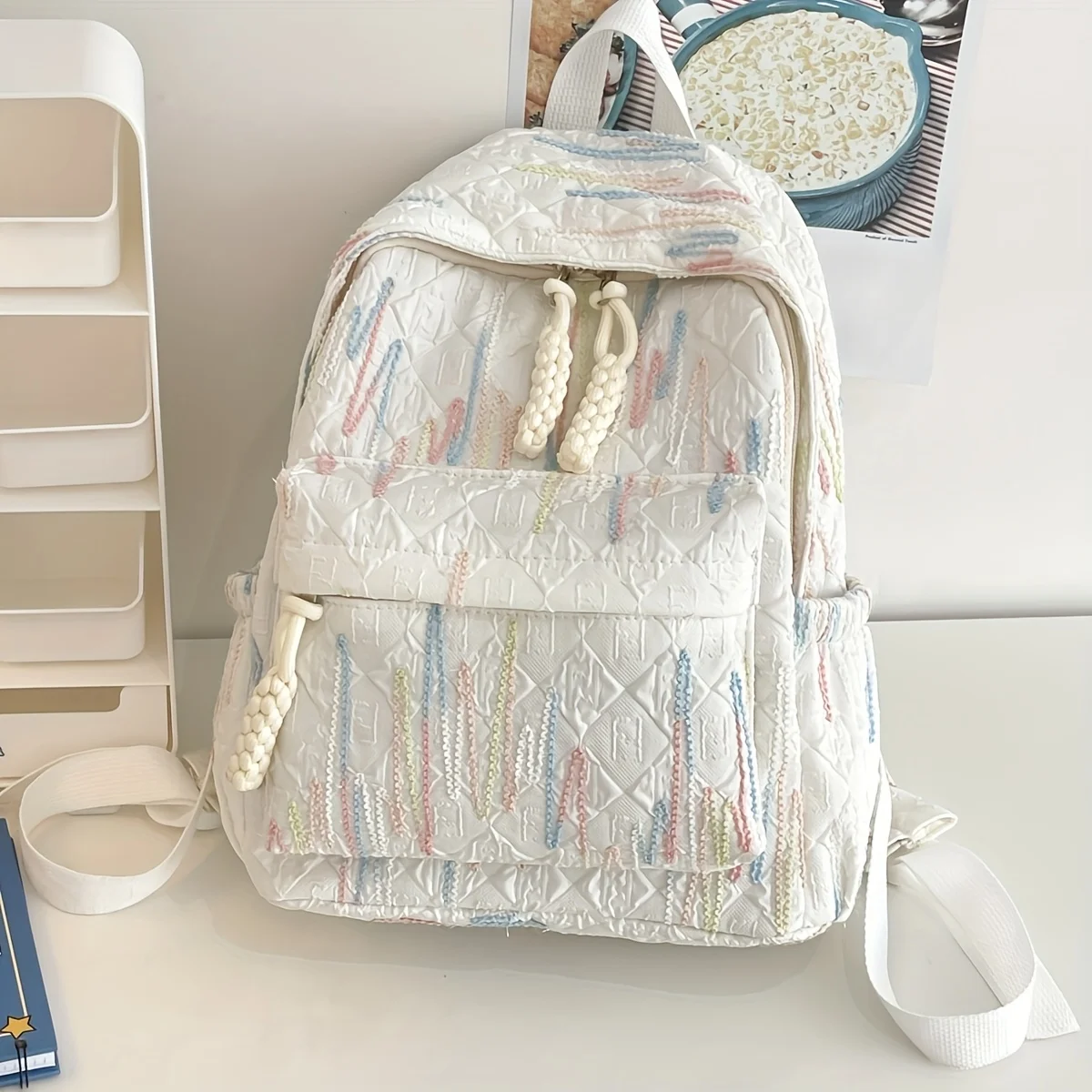 

Модный женский рюкзак из нейлона, подходящий для студентов и студентов колледжа.