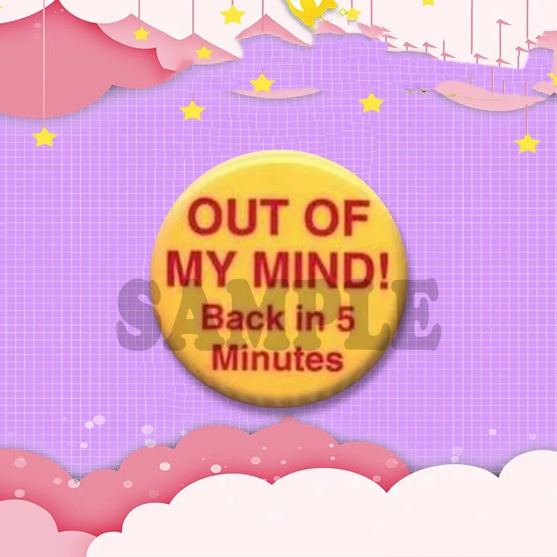 Niedliche Lisa Girl Interrupted Emaille-Pins mit lustigem Spruch „Out of My Mind“, handgefertigte Snap-in-Broschen für Kleidung, Taschen und Accessoires – Detail 14