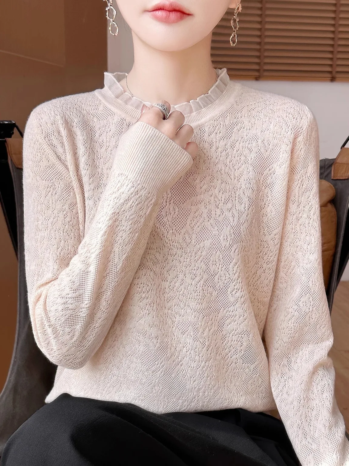 

Chic f High Collar Base irt Women's Inner Wear Wooden Design Casual Loose Fit Long Sve Knitted Sweater for Autumn