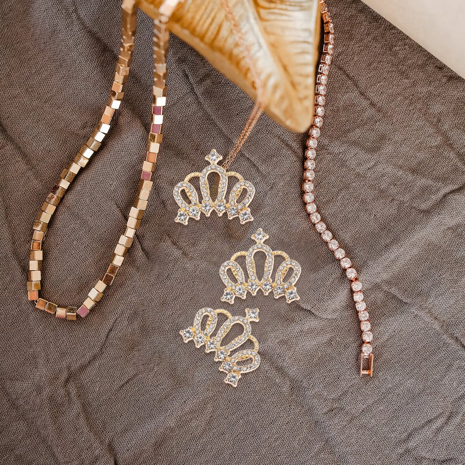 10Pcs Crown DIY Accessories Set Delicate Crown Shaped Charms Crystal Decor for Jewelry Supplies Headdress Making Dress