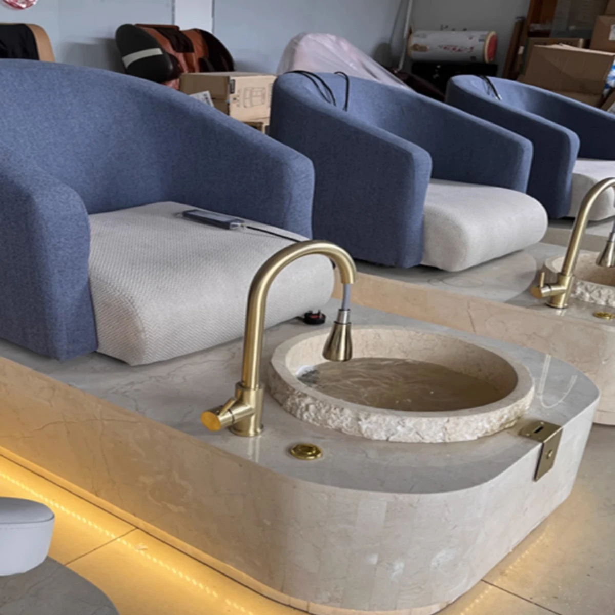 Factory Price Modern Luxury Beauty Nail Salon Furniture Pipeless Whirlpool Discharge Pump Foot Spa Massage Pedicure Chair