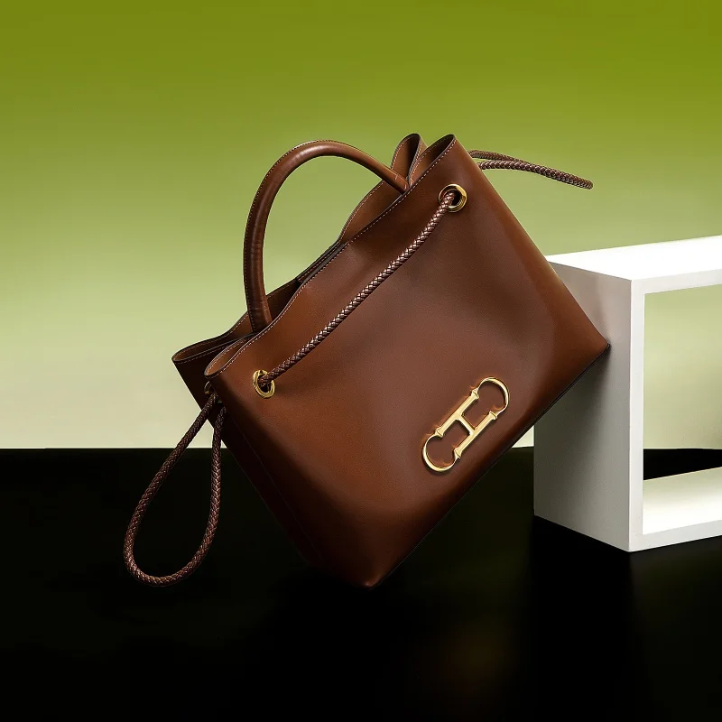 

CHCH Fashion Classic Retro Women's New Solid Color Crossbody Bag Square Design PU Material Women's Bag