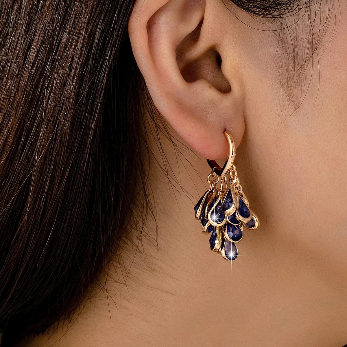 1 Pair of Fashionable, Gorgeous, Rock-And-Roll Style Earrings for Women, Featuring Blue Teardrop-Shaped Faux Gemstone Tassel Design, with a Strong Sense of Dangle, Suitable as Women's Accessories for Music Festivals, Parties, Nightclubs, and Rock Performances