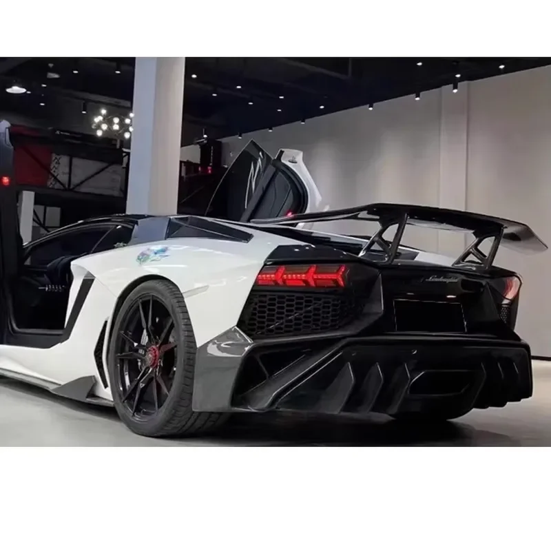 

For Lamborghini Aventador LP700 LP720 LP750 carbon fiber Tail fins Rear Spoiler Guide Wing Wing Wing diverter Auto partsbody kit
