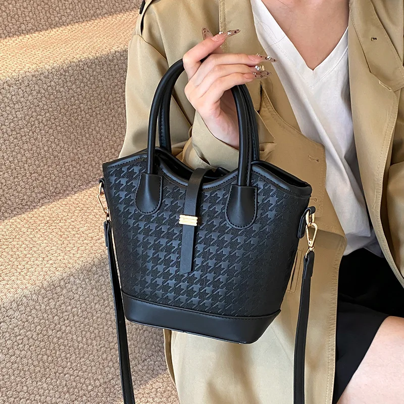 Trendy Color-Block Small Bag for Women, Versatile Crossbody Bag, Fashionable and Super Popular Handheld Bucket Bag,luxury bags
