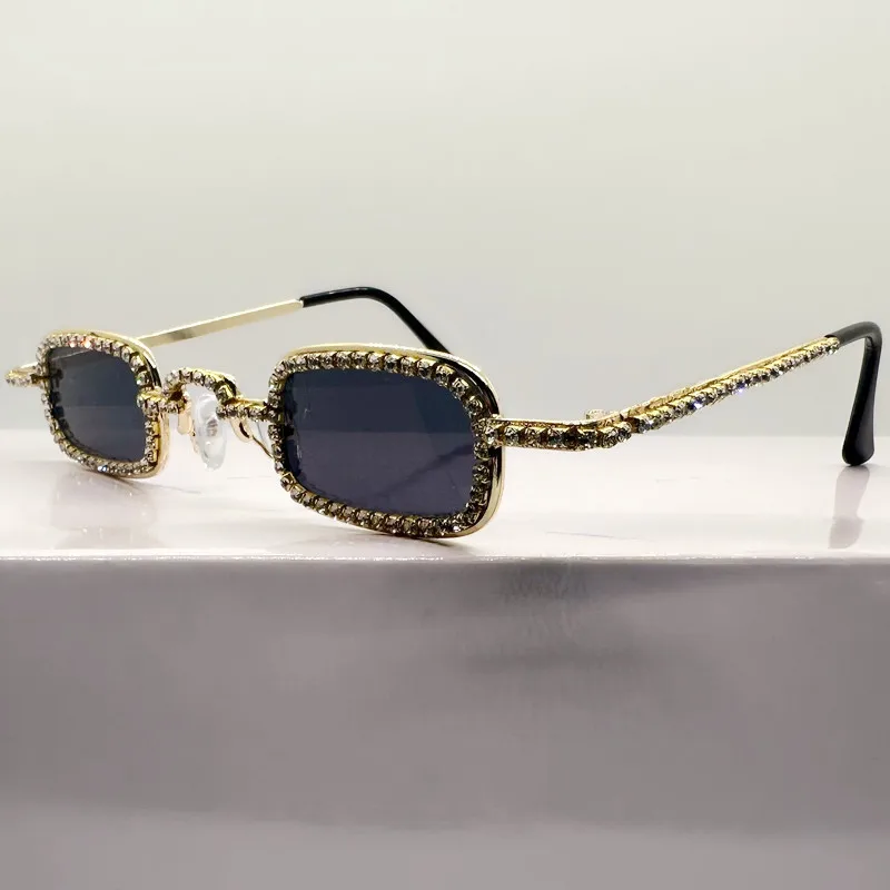 Frauen Kleine Quadratische Diamant Sonnenbrille Metall Luxus Rechteck Strass UV400 Mehrfarbige Shades Weibliche Sonnenbrille Brillen – Detail 8