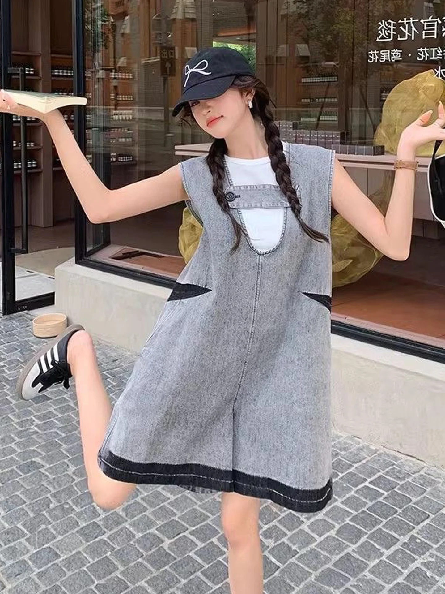 Retro Hong Kong Style Denim Overalls Women's Loose Fit Casual Slimming Age-Defying Lazy Style Strap Shorts Jeans