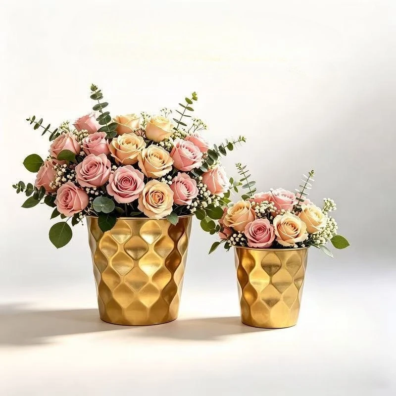 Light Luxury Iron Wrought Flower Bucket Desktop Green Plant Pot, Hotel Room Decor Diamond Hammered Metal Vase Pots for Plants
