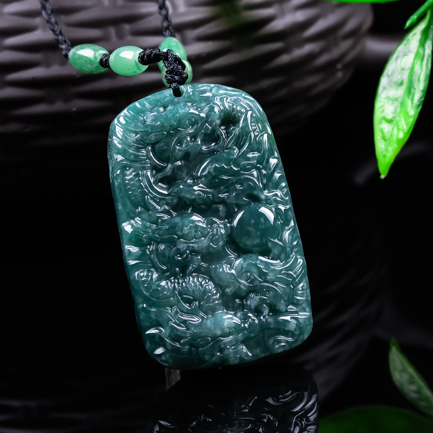 Natural Green A-grade Jade Pendant with Dragon Brand Domineering Generous Men's Gift Women's Temperament High-end Jewelry Gift
