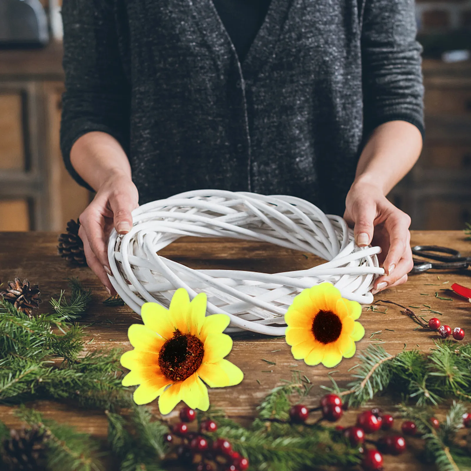 

100Pcs Simulation Sunflower Head High Quality DIY Floral Wreath Making Materials Home Party Decoration Supply Party Decor Supply
