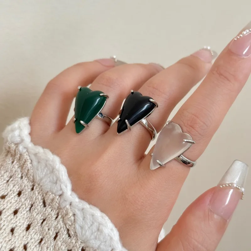 High-end, minimalist style white crystal heart ring