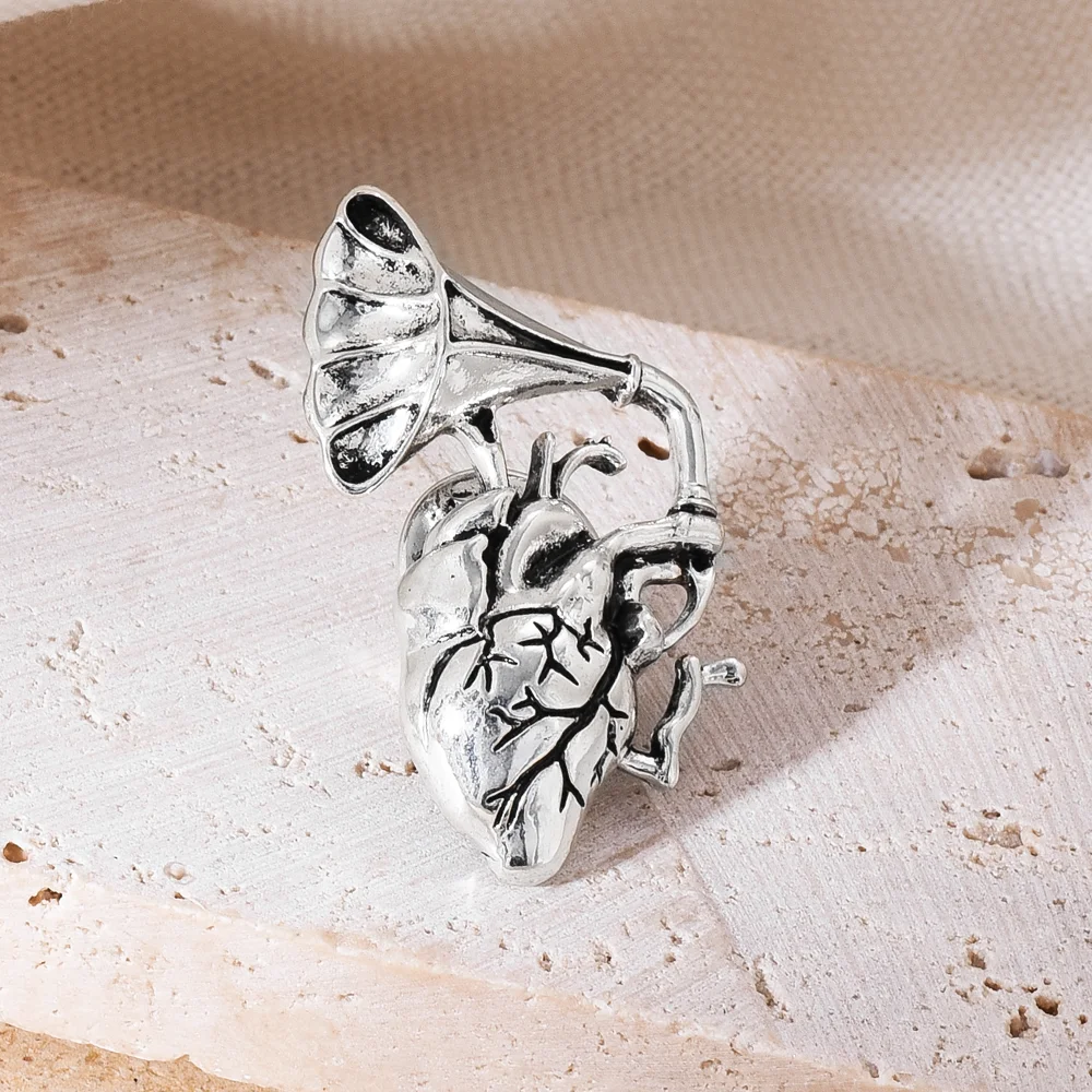 Hanreshe Vintage Heart Organ Brooch Pin Funny Design Medical Jewelry Lapel Backpack Badge for Cardiologist Doctor Nurse