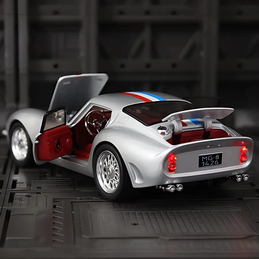 

Новинка 1:2, 250 GTO, классический спортивный автомобиль, миниатюрная модель автомобиля из сплава, литая под давлением металлическая шкала, модель автомобиля, звук и свет, детский игрушечный автомобиль, автомобиль