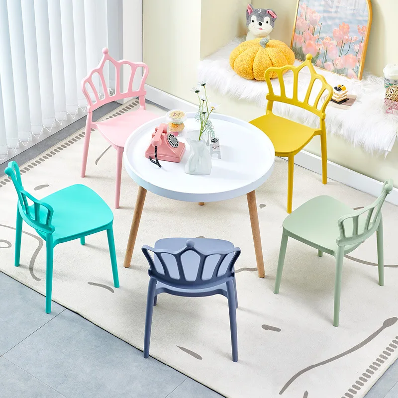 High-end PP stackable colorful party chair, modern design, suitable for outdoor and living room use