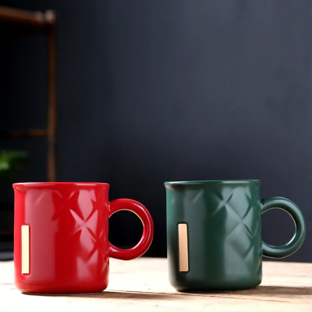Manufacturers supply ceramic mugs with copper medals, new creative ceramic mugs, water mugs wholesale, can be customized logo