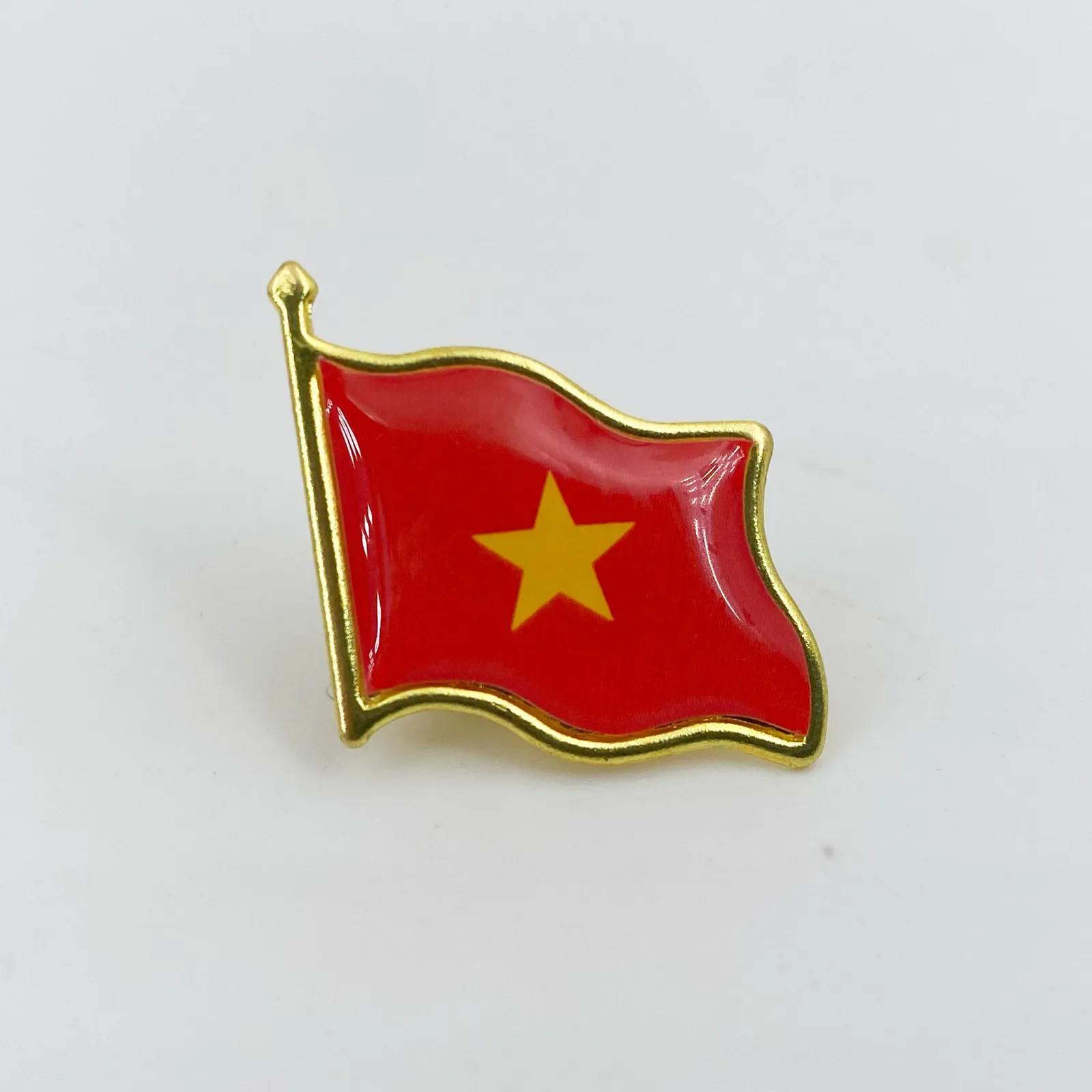 Vietnam Flag Lapel Pins Bulk Wholesale - Metal Enamel Vietnamese Badge Brooch Souvenir Pin for Men Women Hat Bag Coat