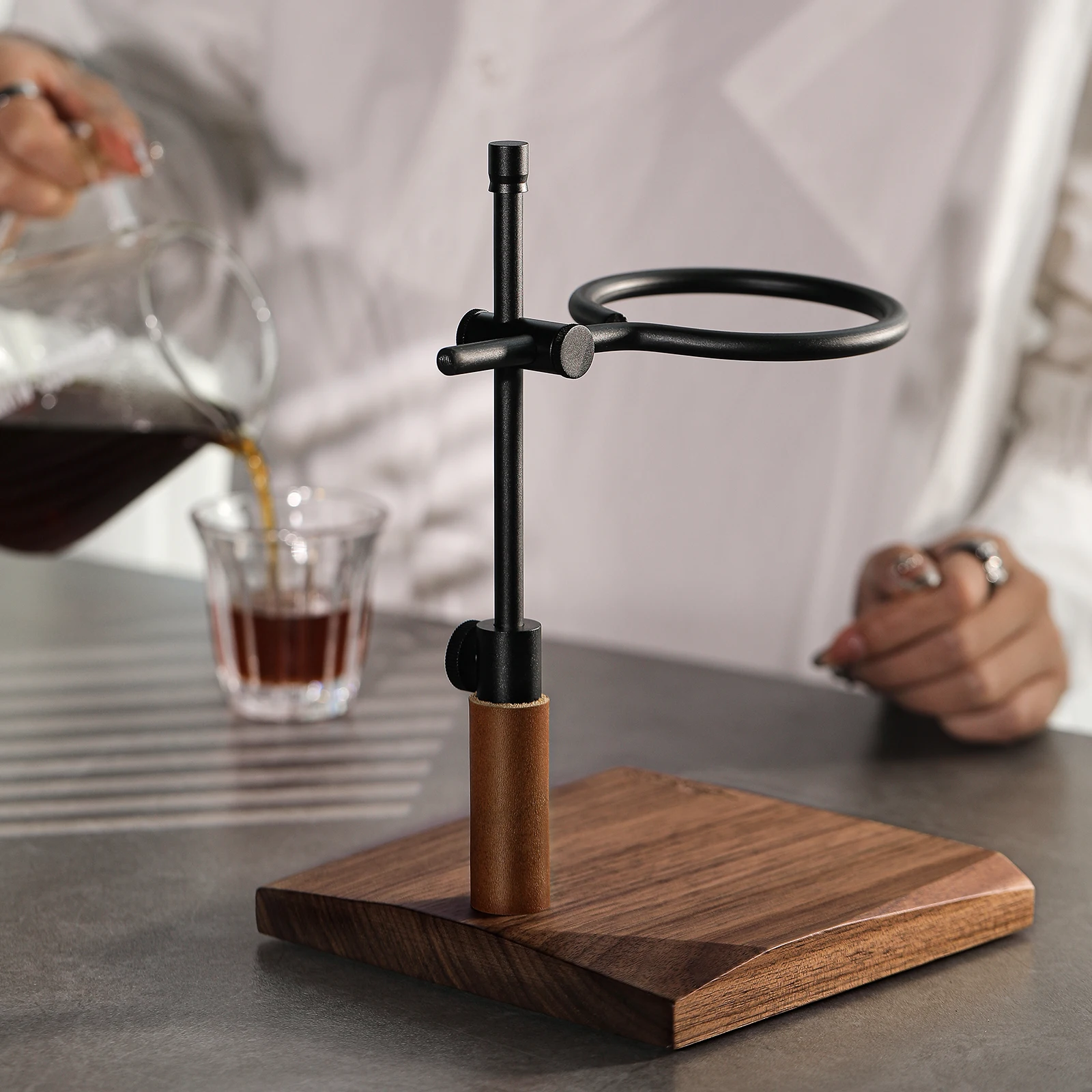 MHW-3BOMBER Solid Wood Base Adjustable Filter Cup Holder Vintage Filters Rack with Leather Case Barista Tool Cafe Bar Accessorie