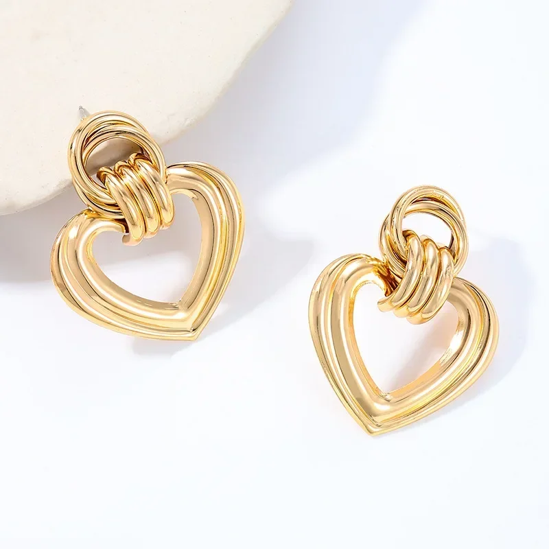 

1 pair of fashion exaggerated ins wind metal retro circle love pendant women's earrings daily commuter