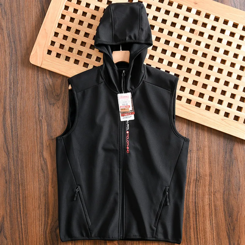 2025 outono masculino estilo japonês casca macia composto velo à prova de vento com capuz casual versátil simples solto colete jaqueta