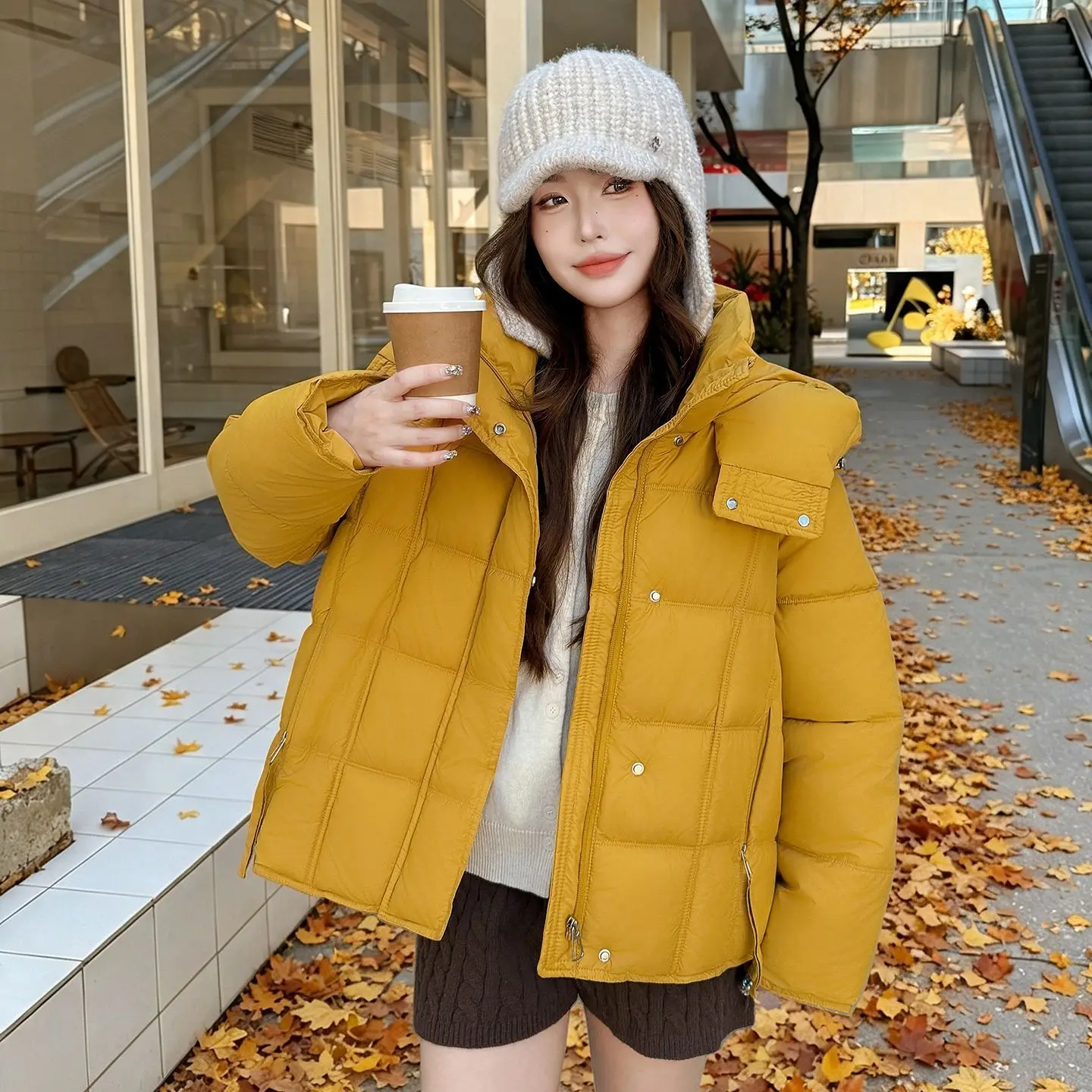 2026New Winter Niche Short Cotton-padded Coat Ladies Western Style Down Jacket Women Parkas Fashion Overcoat Hooded Warm Outwear