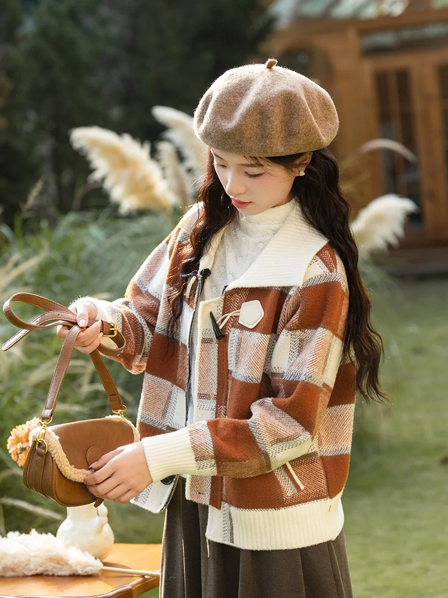 

Женская рубашка в клетку свободного кроя с отложным воротником в стиле ретро, весенняя новинка, маленький размер, удобная, из нейлона и полиэстера...