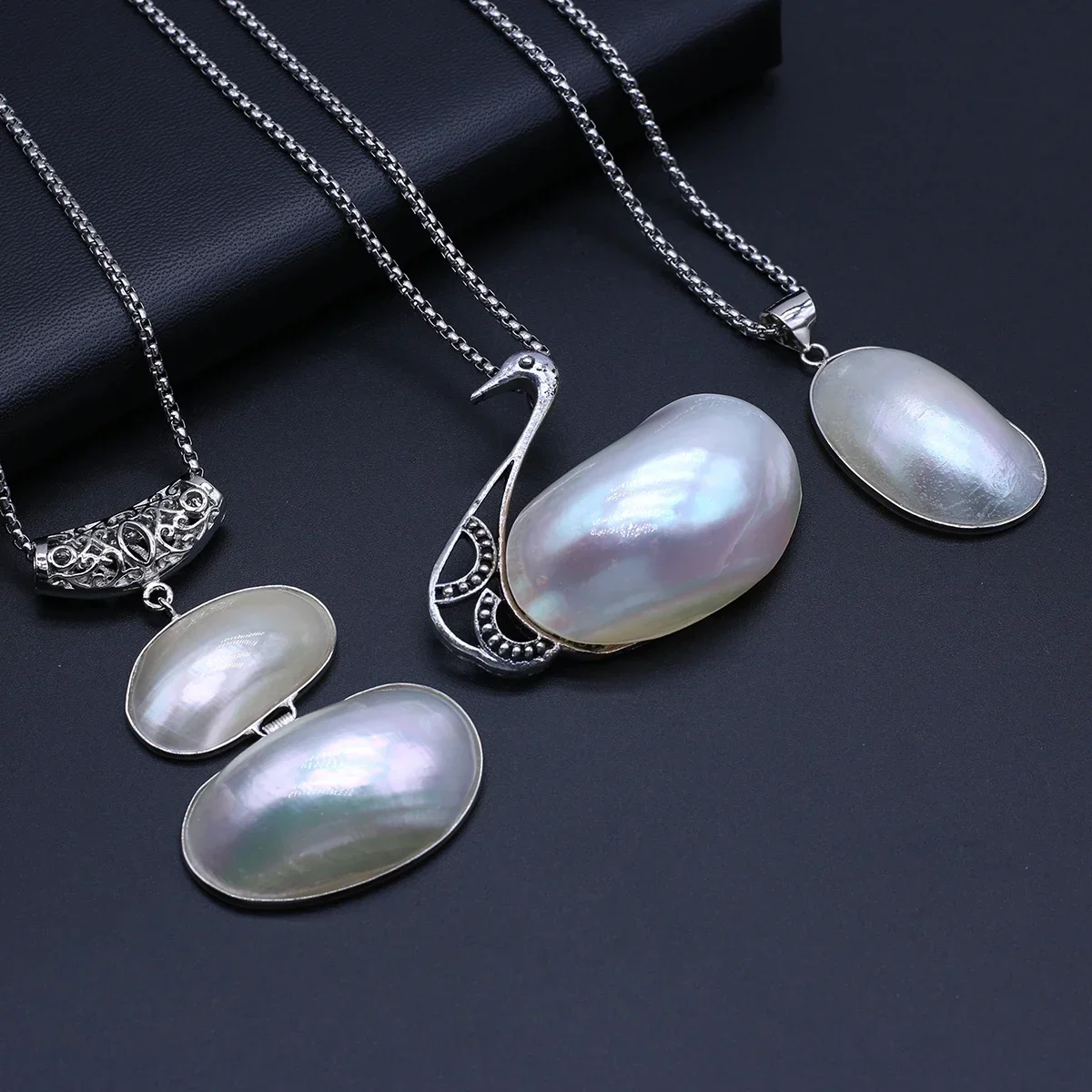 Natural Shell Irregular Egg Shaped Swan Shape Pendant Necklace Metal Chain for Women Charm Jewelry Necklace Party Gift