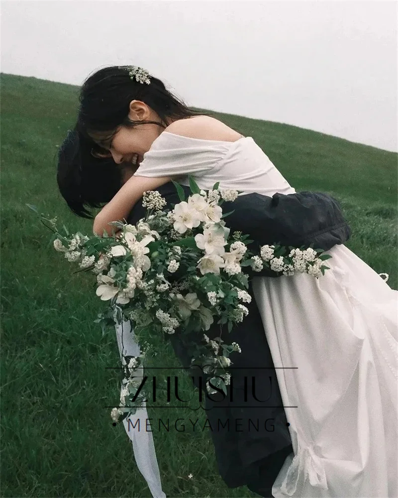 シンプルなオフショルダー A ラインのウェディングドレス韓国写真撮影袖ソフトサテンカントリーブライダルドレスコルセットバックカスタマイズ